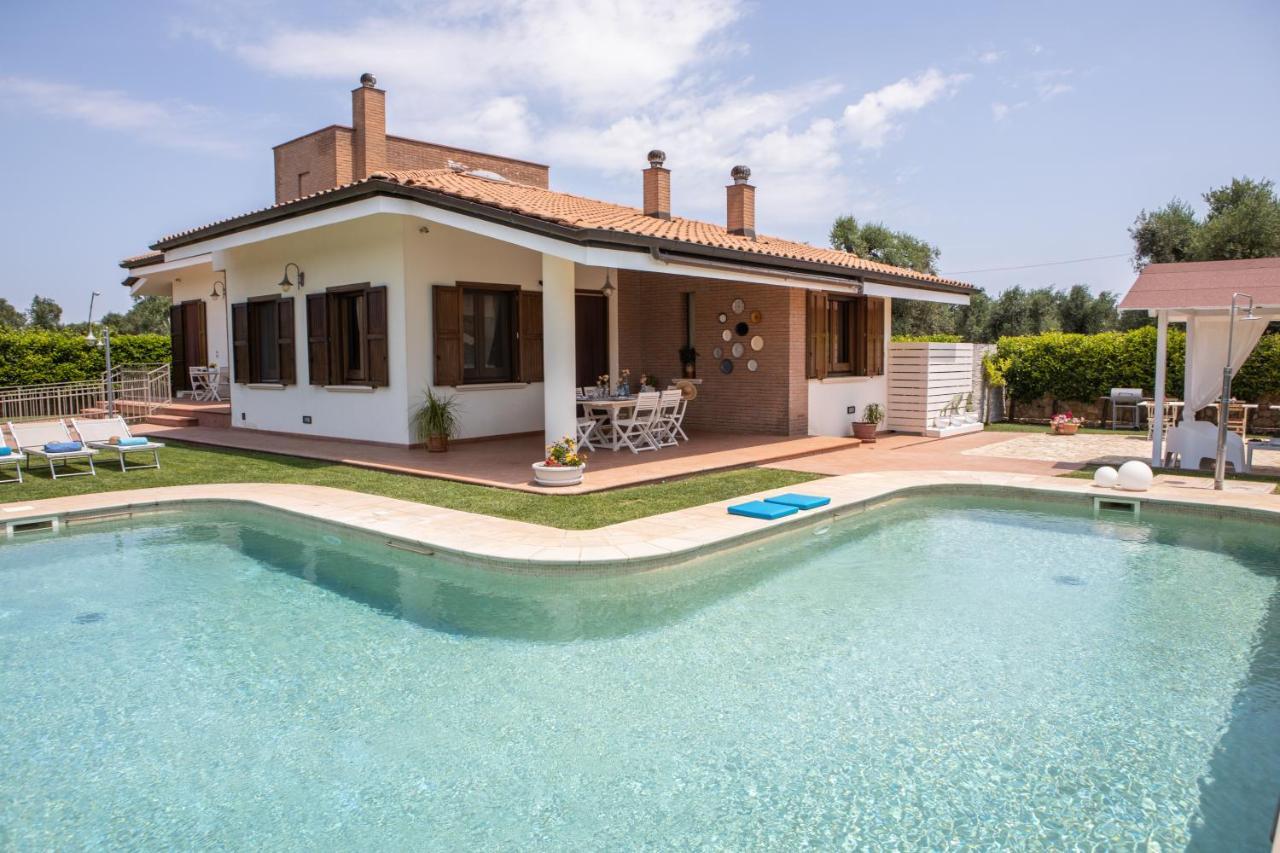 Ellea Resort San Michele Salentino Exterior foto