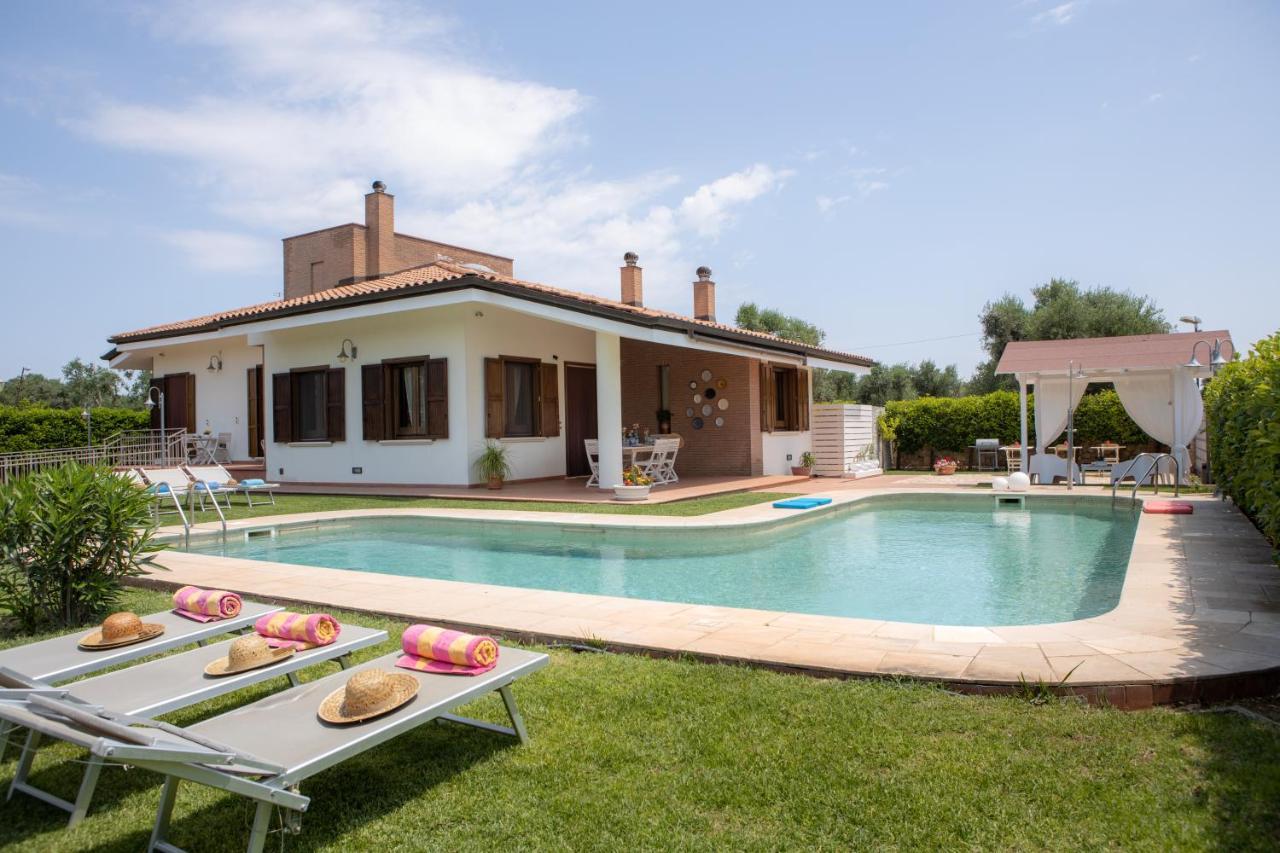 Ellea Resort San Michele Salentino Exterior foto